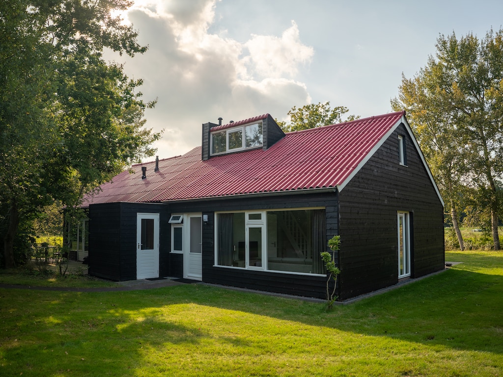 Huis met magnetron, nabij het Zuidlaardermeer