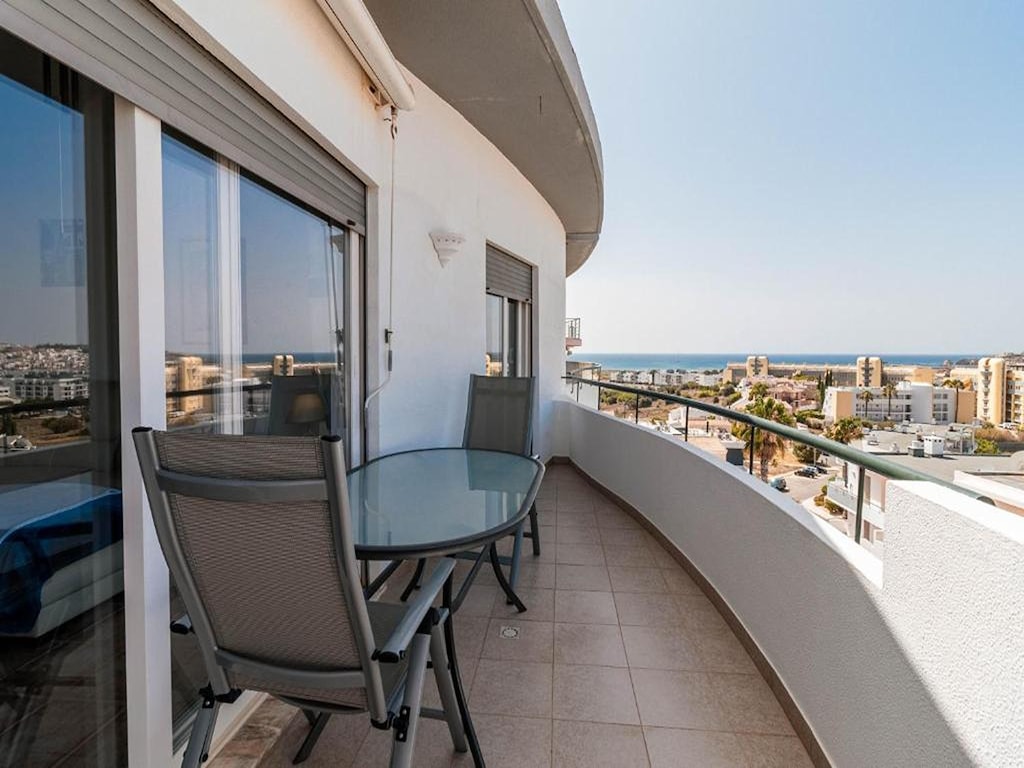 Modern apartment in Lagos with sea views