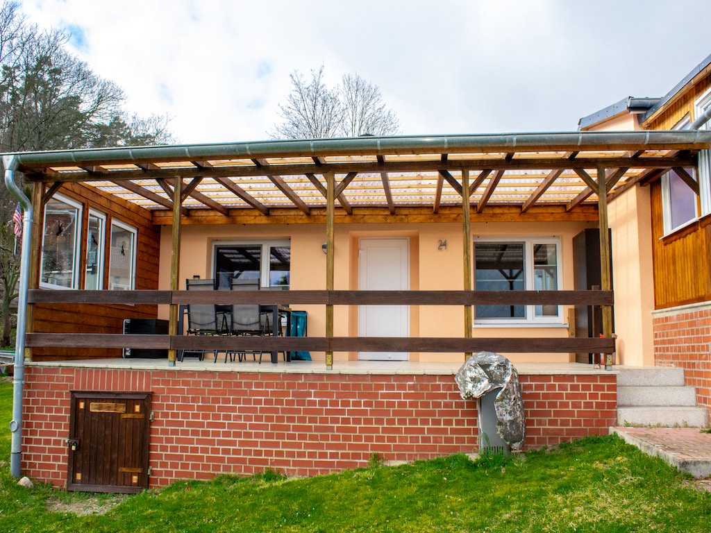 Sfeervolle bungalow met overdekt terras