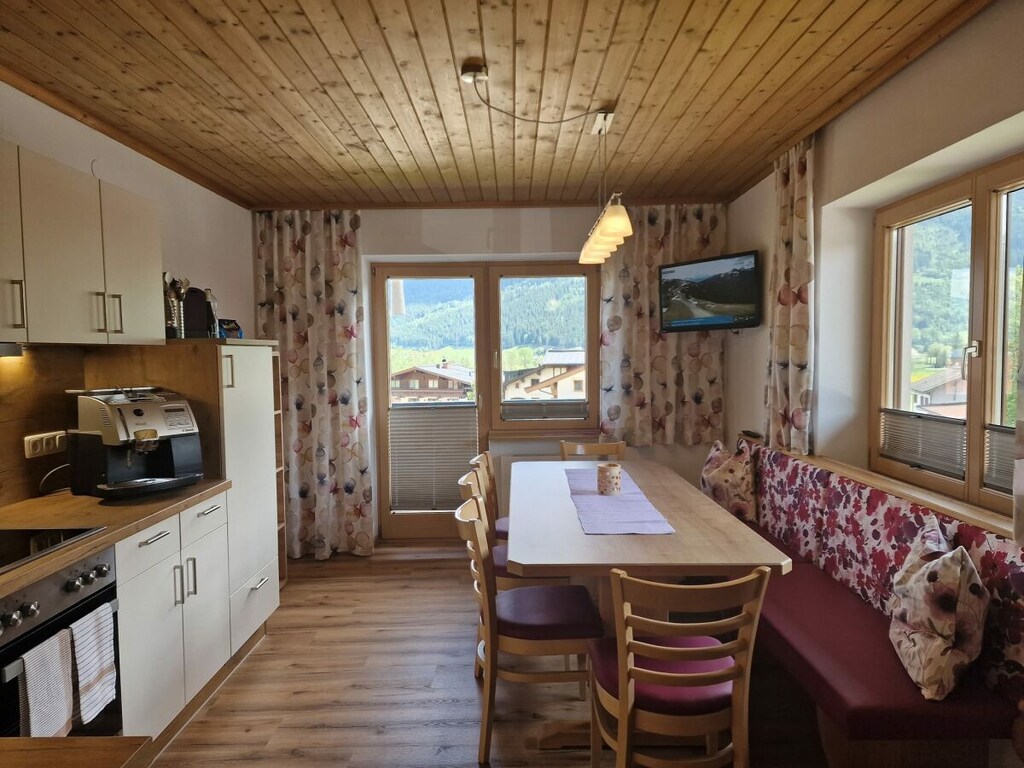   107598