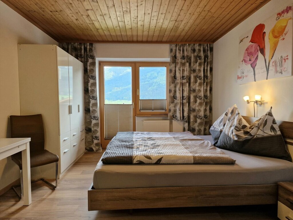   107598