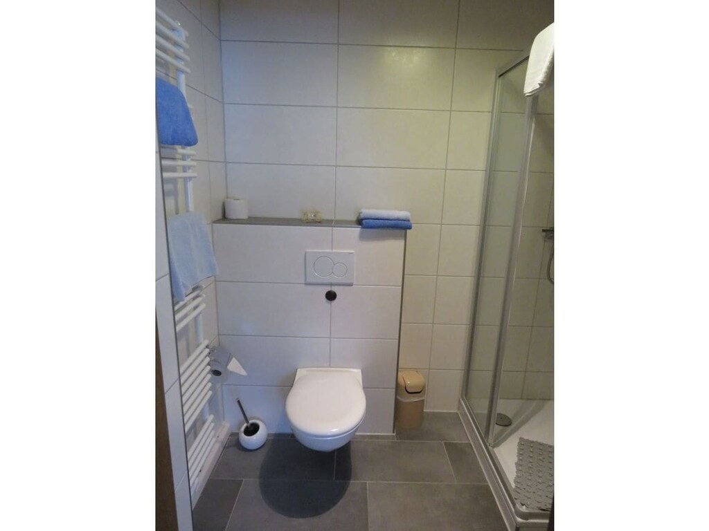   75676
