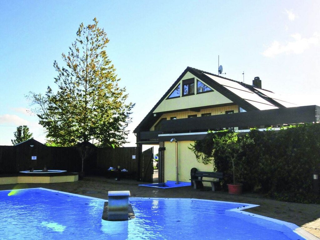 Ferienwohnung am Schwimmbad F 996
