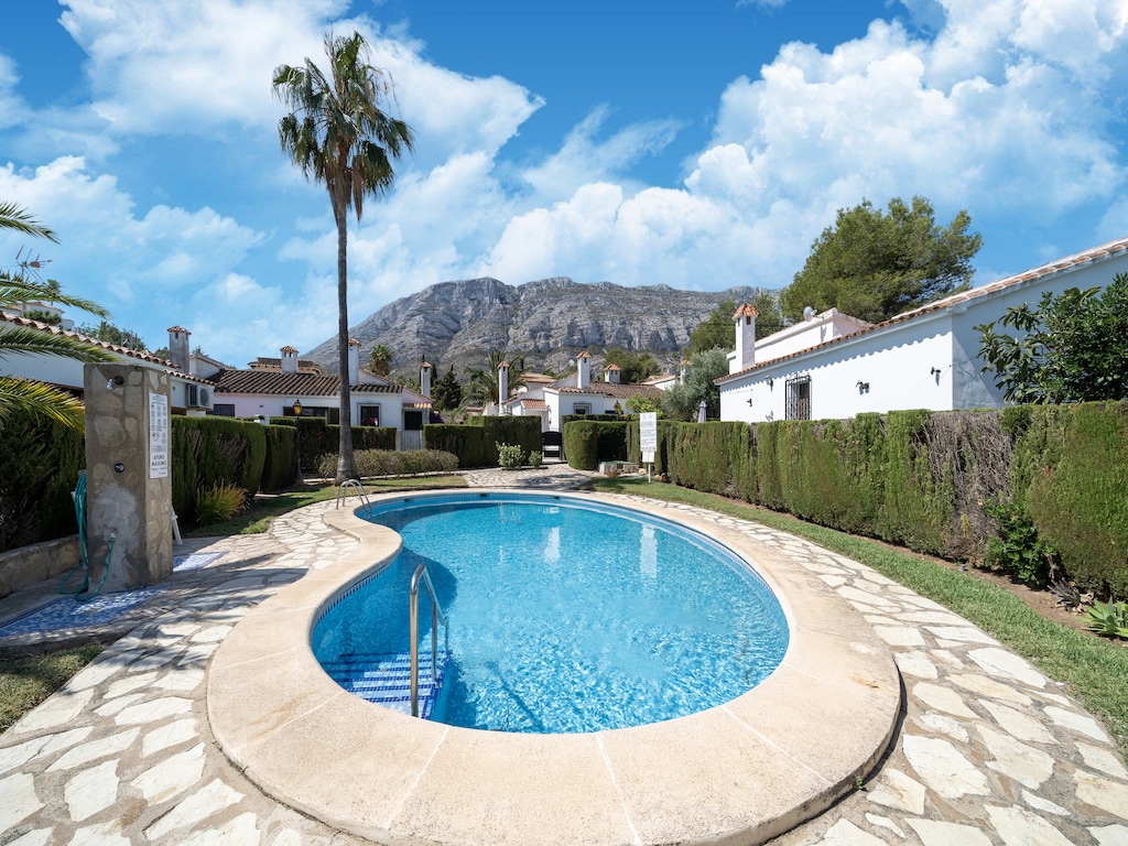 Vakantiehuis in Denia met zwembad en tuin