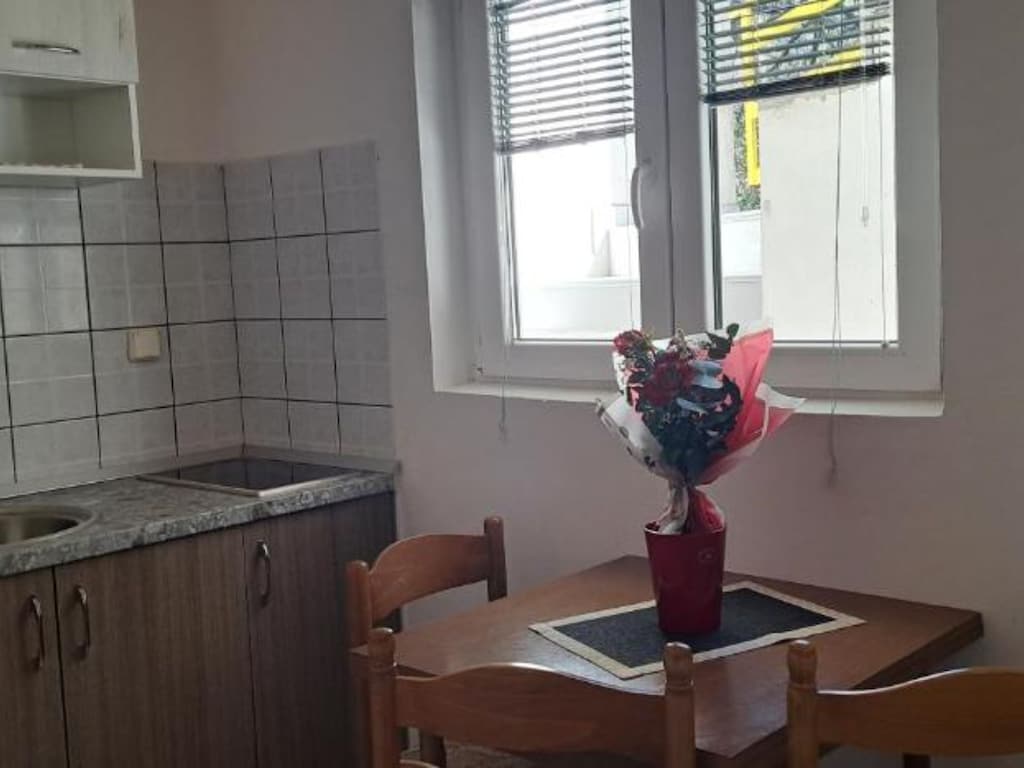 Studio-appartement met balkon in Podaca