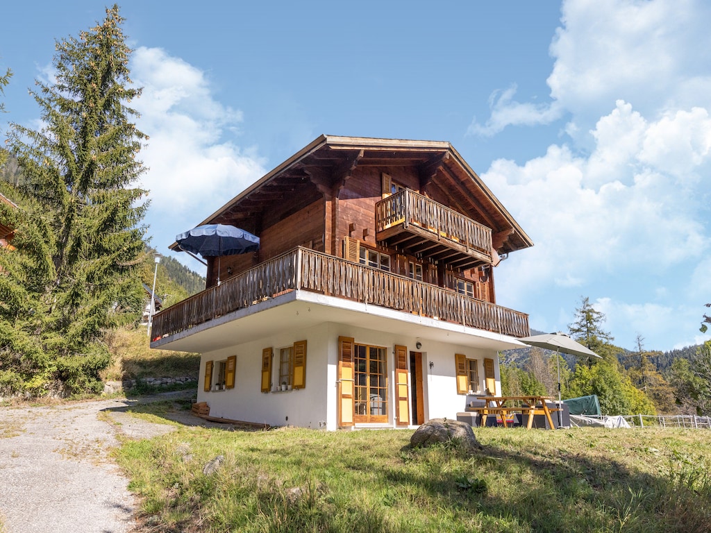 Ruim chalet in bergen bij skigebied Fiesch