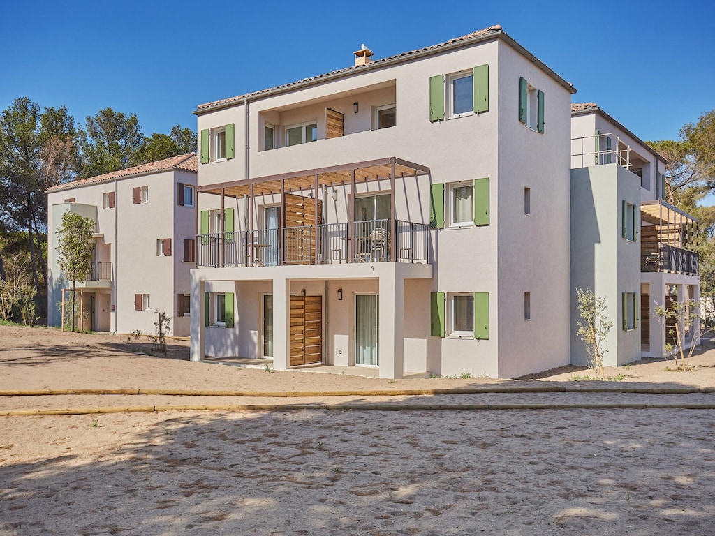 Appartement in Giens met Zwembad & Strand