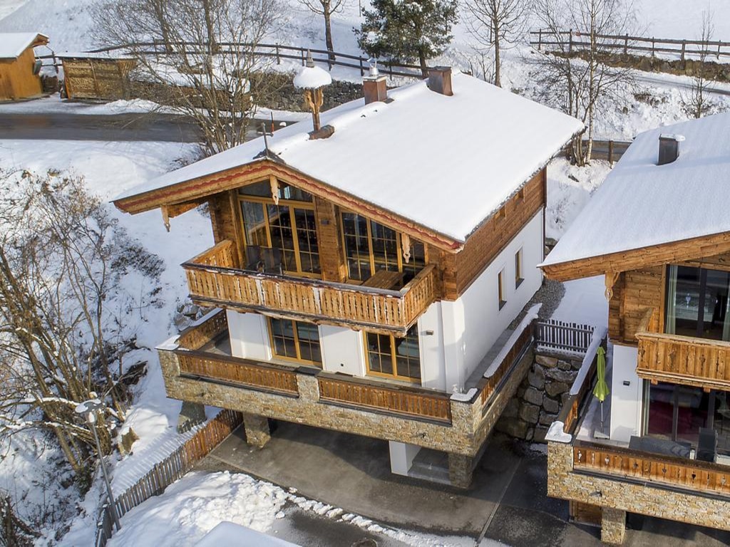 Chalet with shared swimming pool