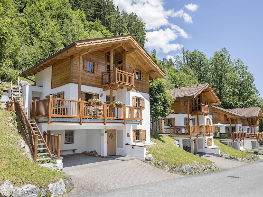 Rustig chalet met sauna in Königsliten