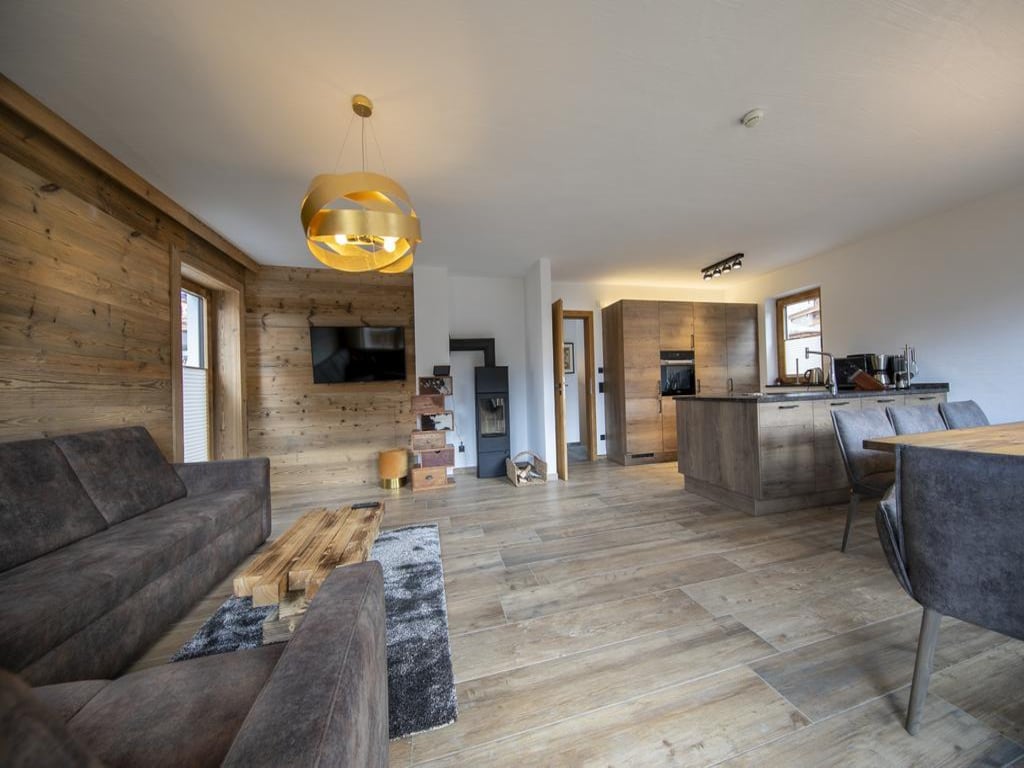 Chalet in Neukirchen bij Ski Arena Wildkogel