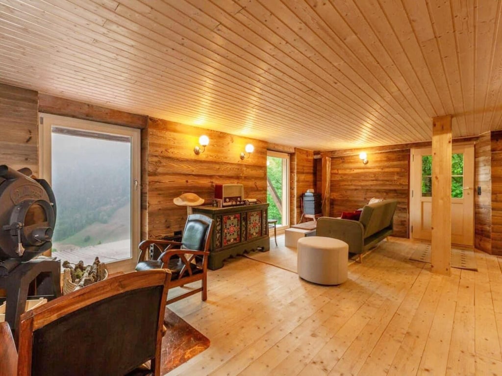 Chalet in Rossinière met Sauna en Bergzicht