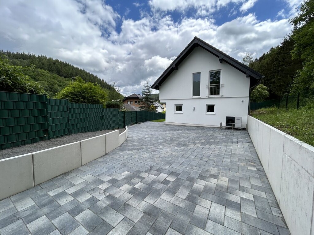   493676