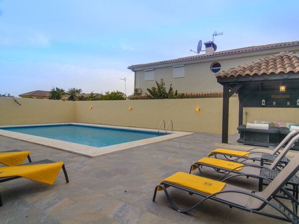 Holiday home 384116