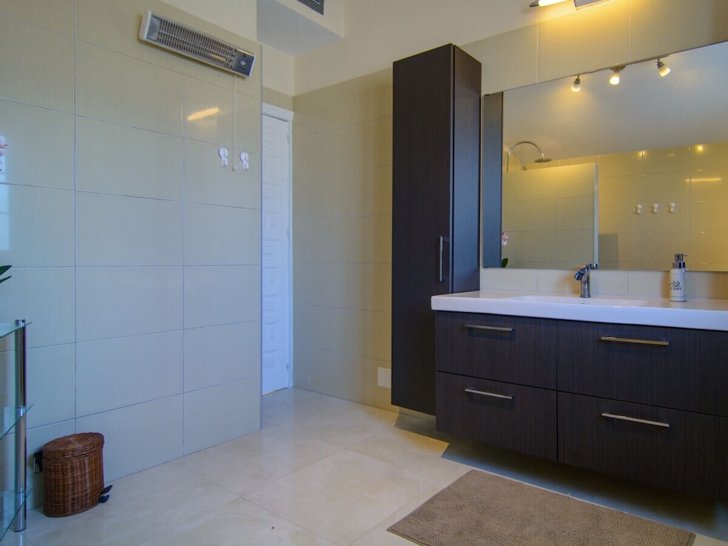 Holiday home 384116