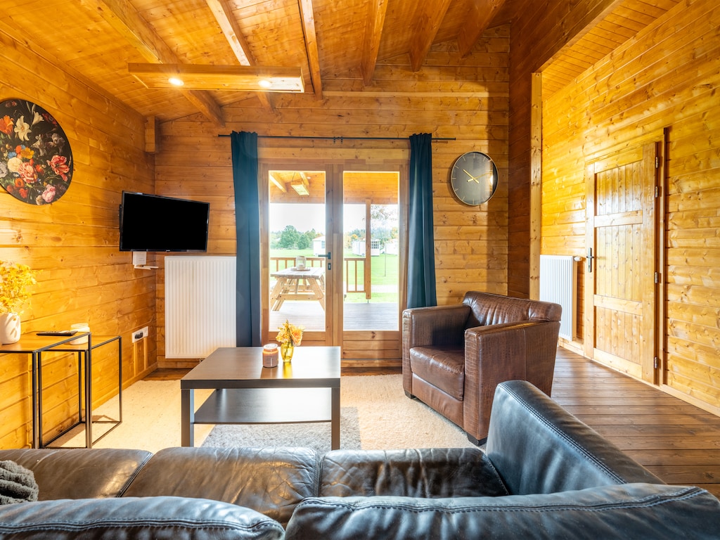 Sfeervol chalet op klein veelzijdig vakantiepark