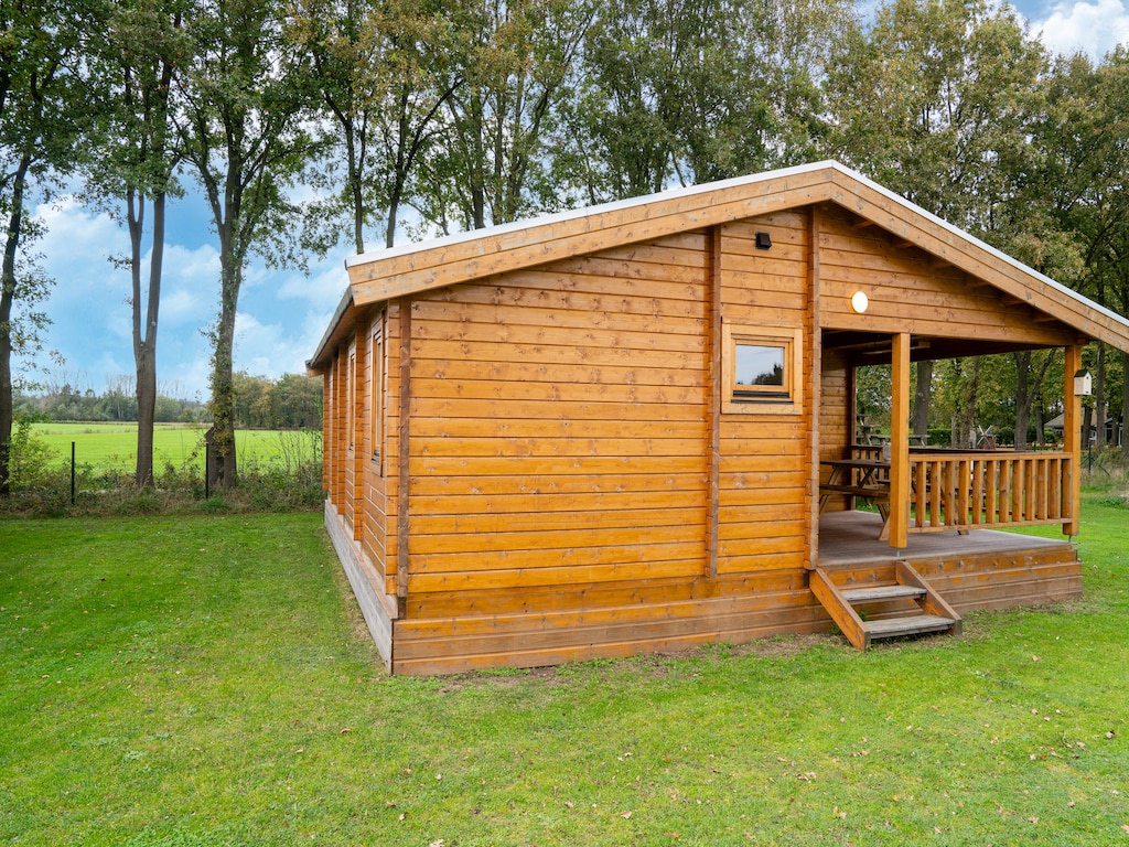 Sfeervol chalet op klein veelzijdig vakantiepark