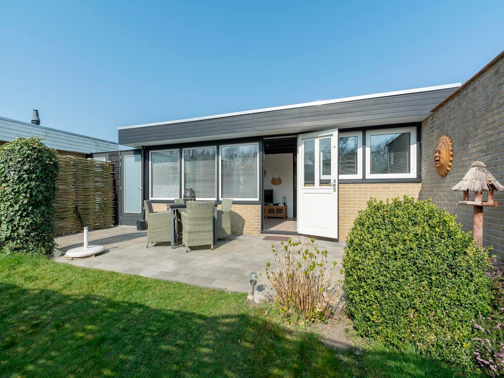 Bungalow bij Sint Maartenszee Strand