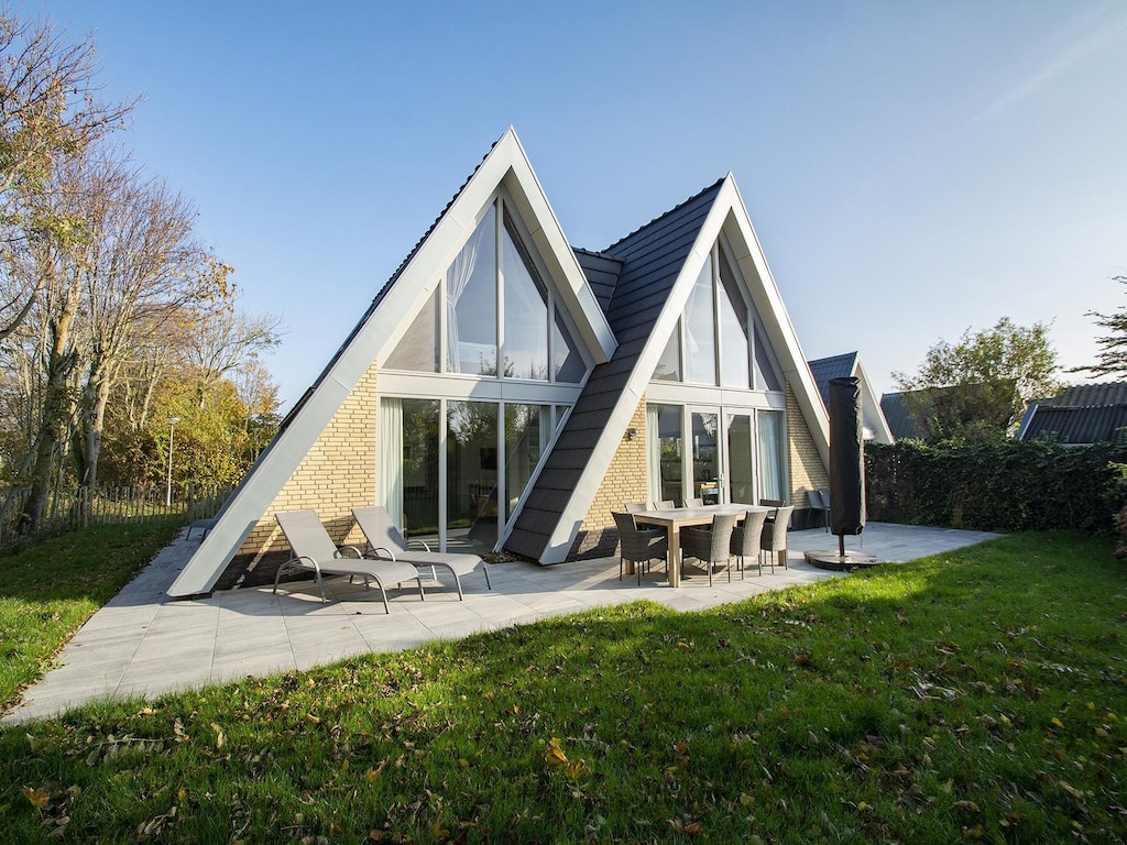 Luxuriöses Ferienhaus am Meer und in den Dünen