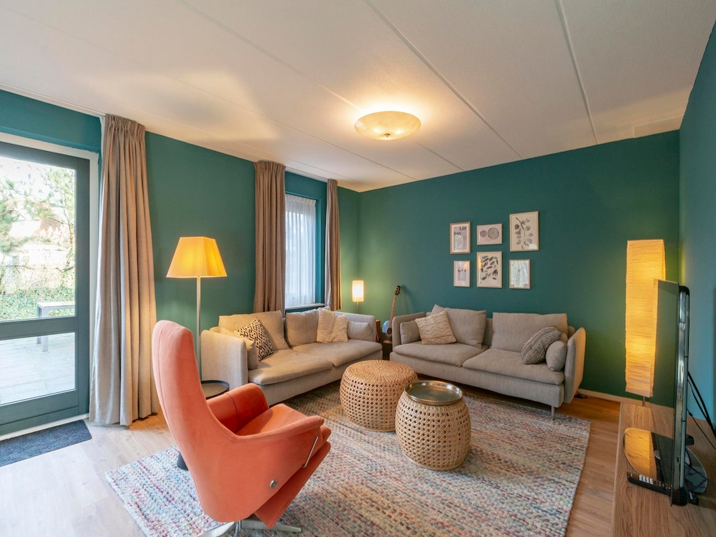 Villa in Julianadorp am Strand