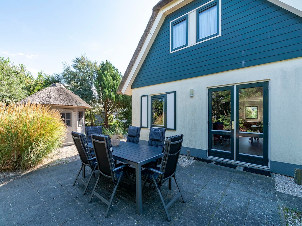 Villa in Julianadorp bij het Strand