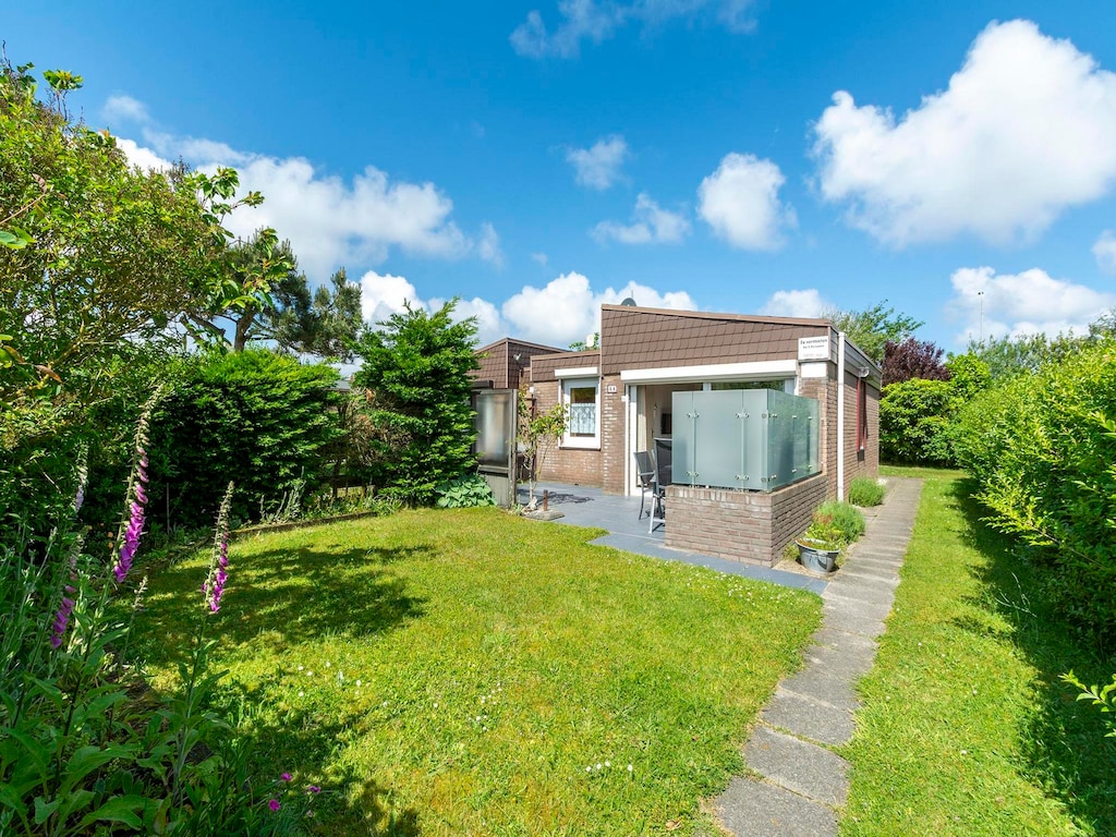 Bungalow nahe Strand und Wald in De Blenck