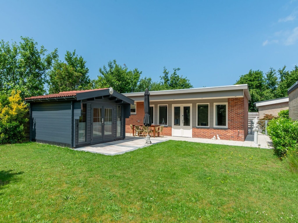 Bungalow an der Küste mit Garten