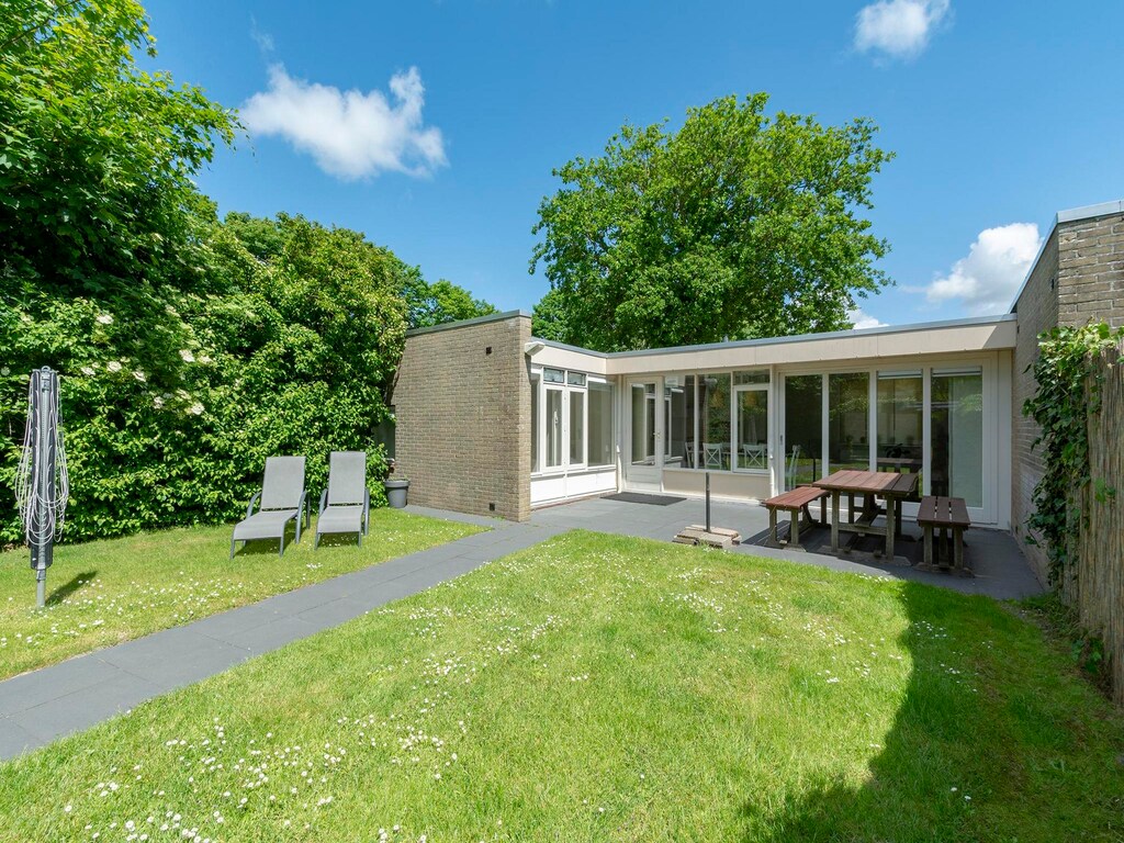 Gepflegter Bungalow für 6 Personen in Sint Maartenszee, ruhig im grünen Park Duinland gelegen, mit umzäuntem Garten.