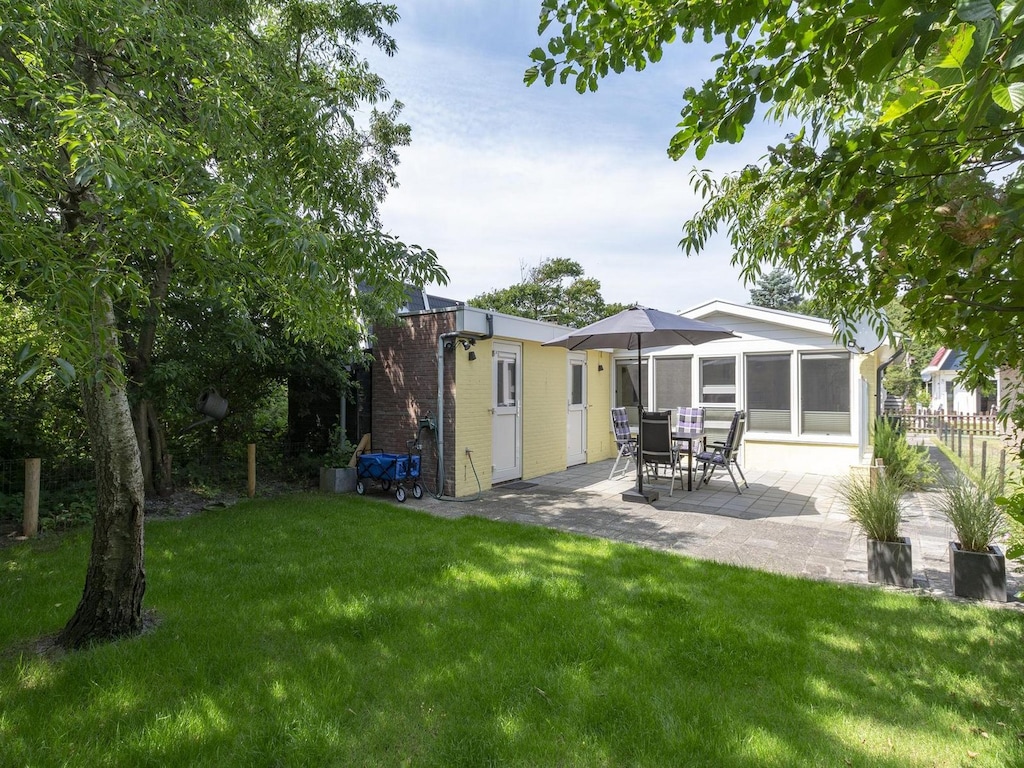 Ferienhaus in Callantsoog mit Terrasse