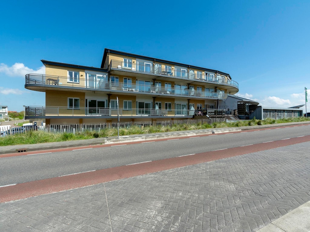 Prachtig appartement aan het strand met tuin