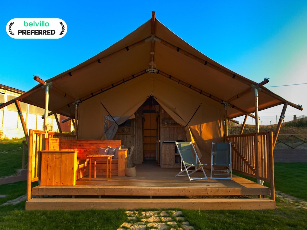 Tent in Marche bij Adriatische Zee