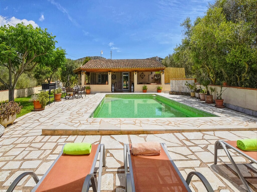 Finca auf Mallorca mit Pool und Aussicht