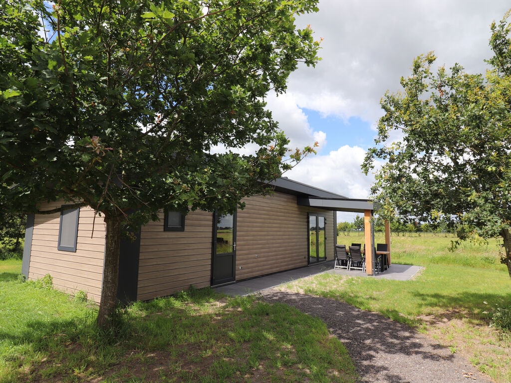 Landelijk gelegen ruim chalet nabij Giethoorn