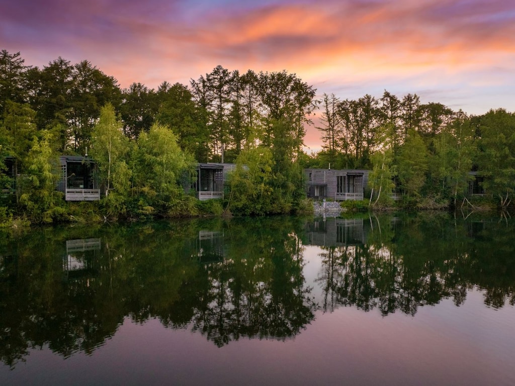 Groot landhuis aan het meer van belvilla