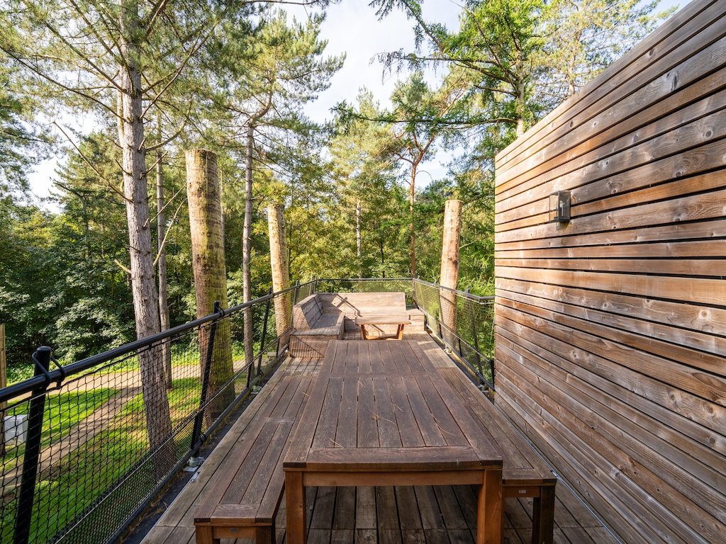 Treeloft met hooggelegen terras van Belvilla