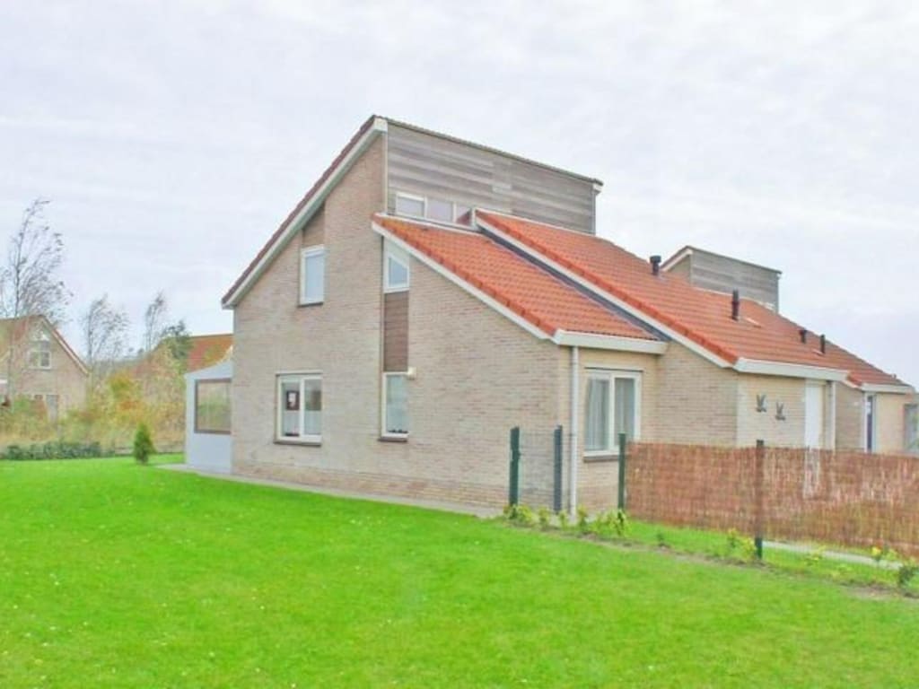 Geräumiger, moderner Bungalow in Breskens für bis zu 8 Personen, mit umzäuntem Garten und Strand in der Nähe.