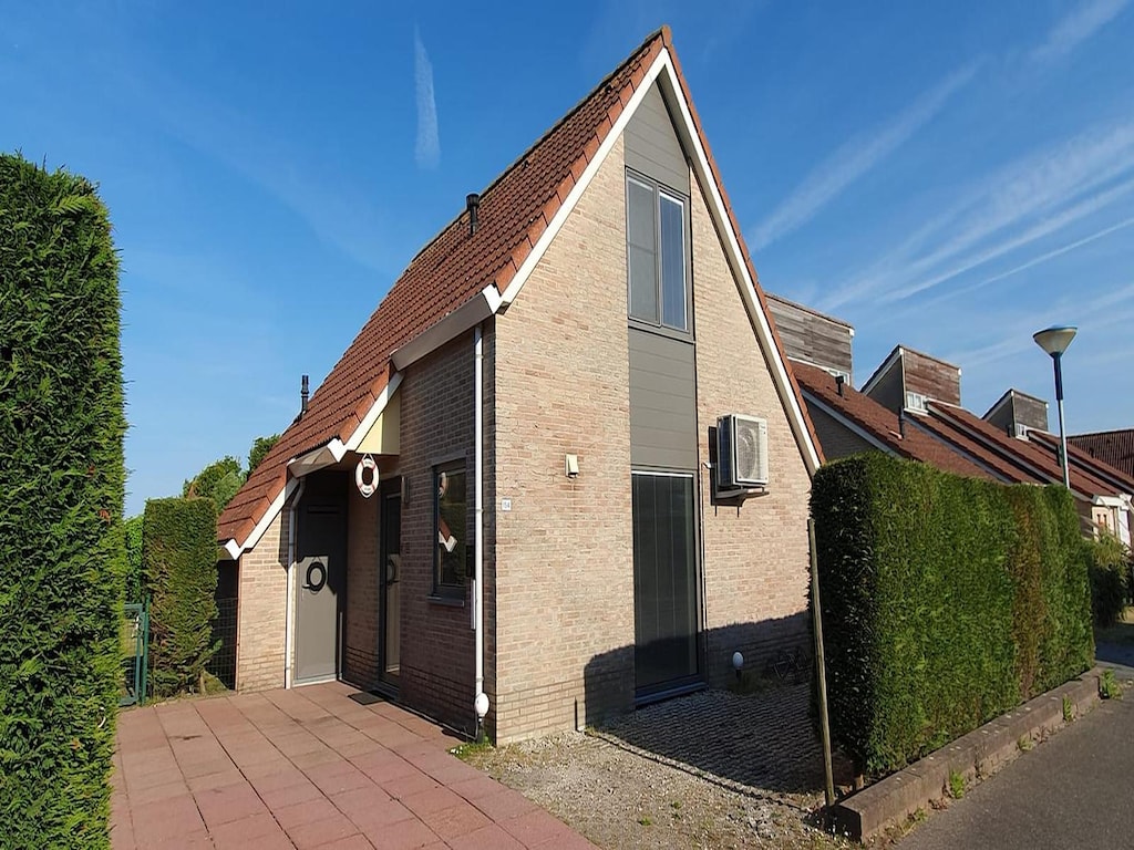 Sorgfältig renoviertes Ferienhaus in Breskens für 6 Personen, nur wenige Gehminuten vom Strand entfernt.