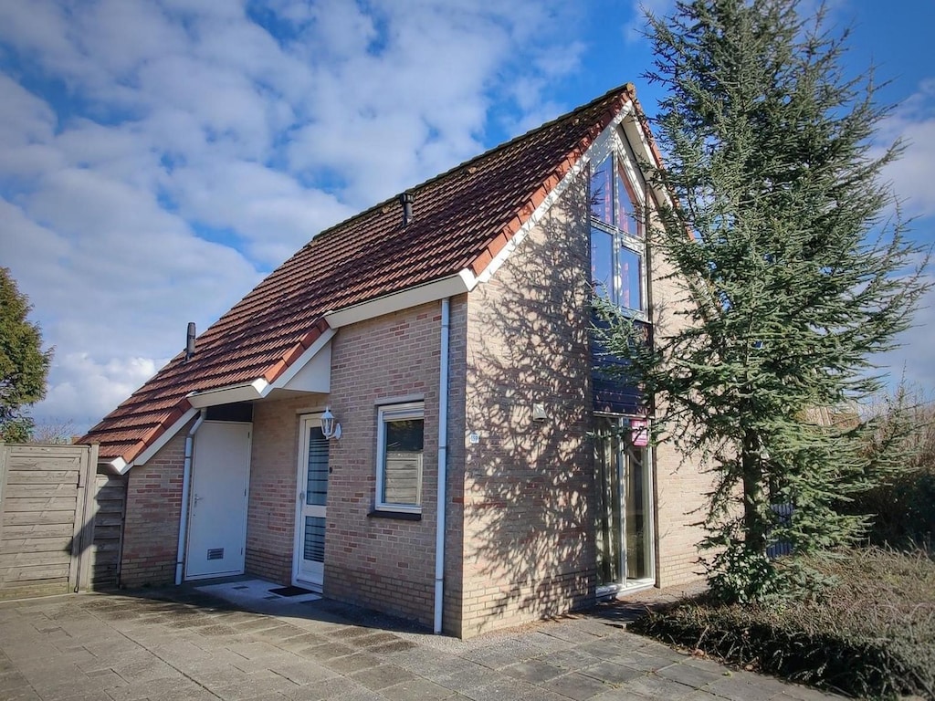 Gepflegtes Ferienhaus in Breskens für 6 Personen, nur wenige Gehminuten vom Strand entfernt.