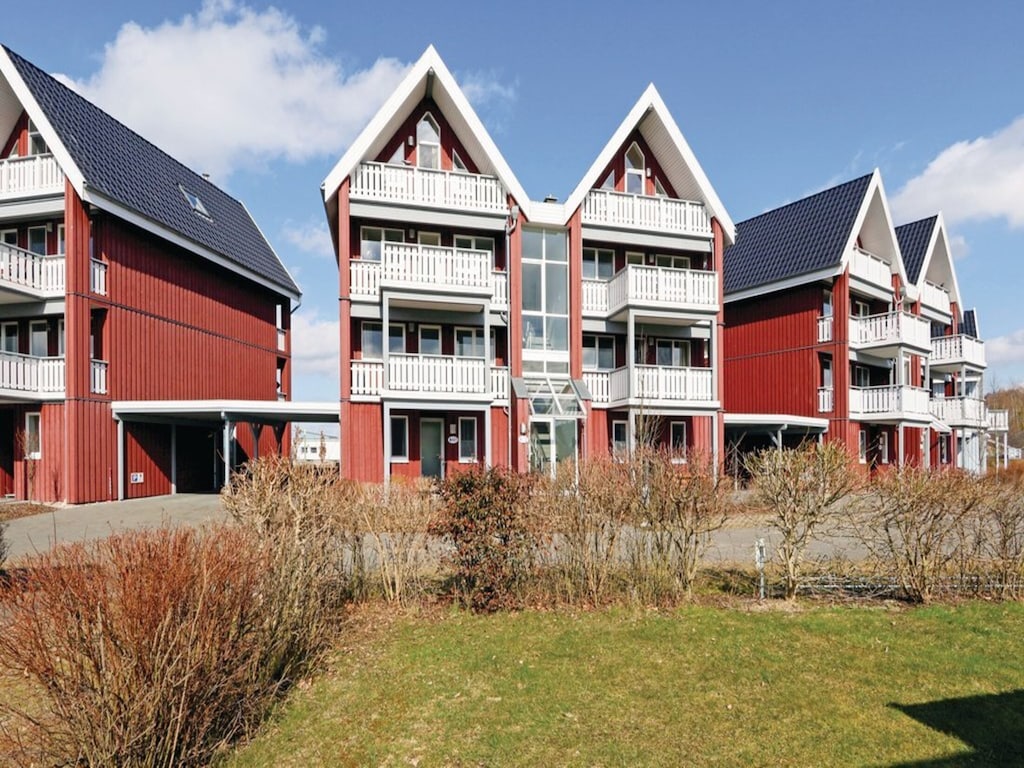Gelukzaligheid aan het meer in de jachthaven van Müritz