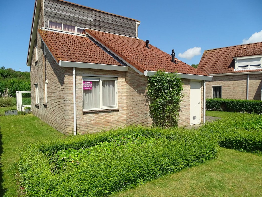 Geräumiges Ferienhaus in Breskens für 8 Personen, nur wenige Gehminuten von Meer und Strand entfernt.
