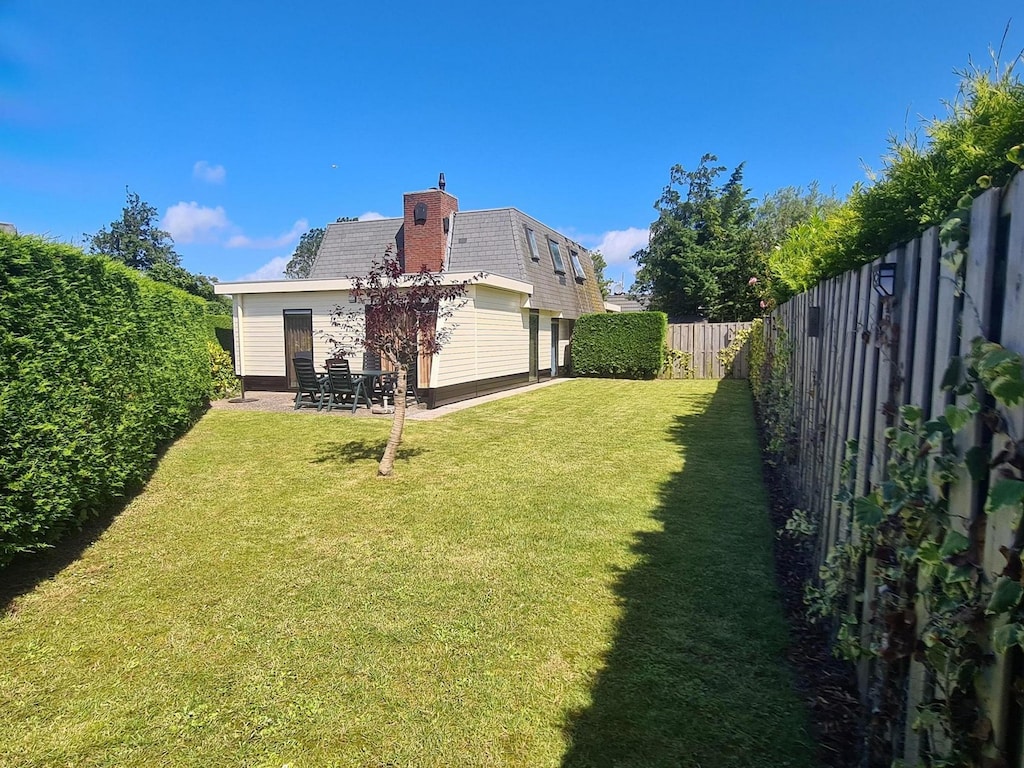 Doppelhaushälfte in Breskens, Zeeland, für 6 Personen, mit Kaminofen, eingezäuntem Garten und Strand in der Nähe.