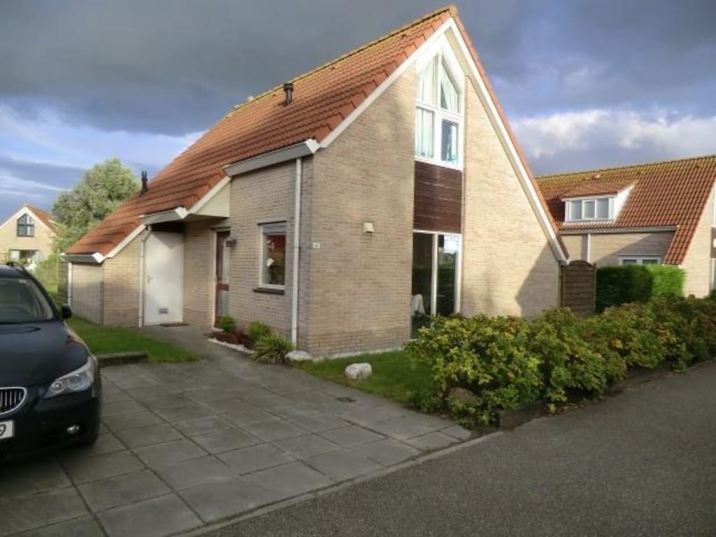 Gepflegtes Ferienhaus für 6 Personen in Breskens, Zeeland, mit Garten am Wasser und kurzem Spaziergang zum Strand.