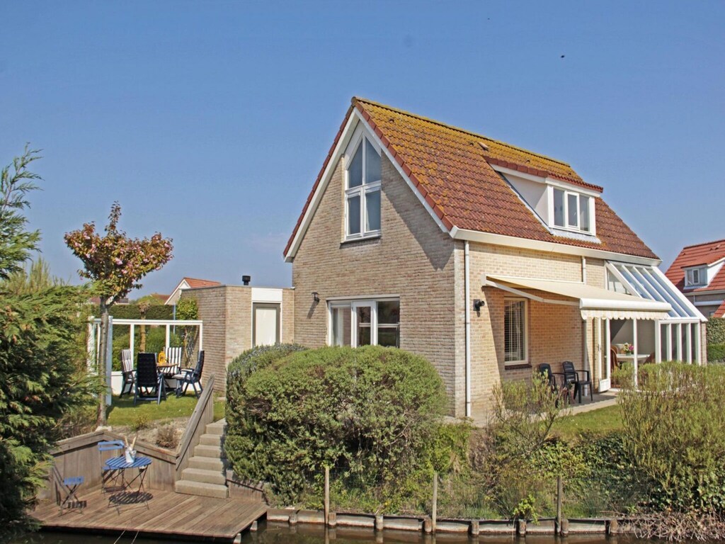 Bungalow in Breskens bij het Strand