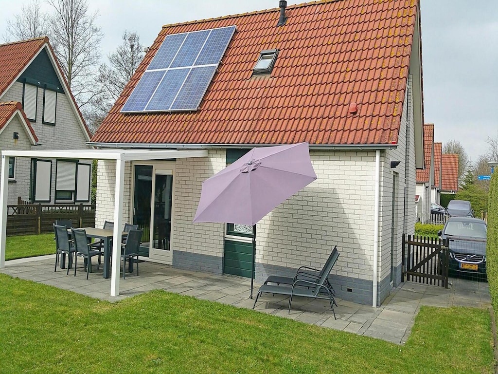 Gepflegtes Ferienhaus für 6 Personen in Breskens, rund 800 m vom Strand entfernt, mit eingezäuntem Garten und Südterrasse.