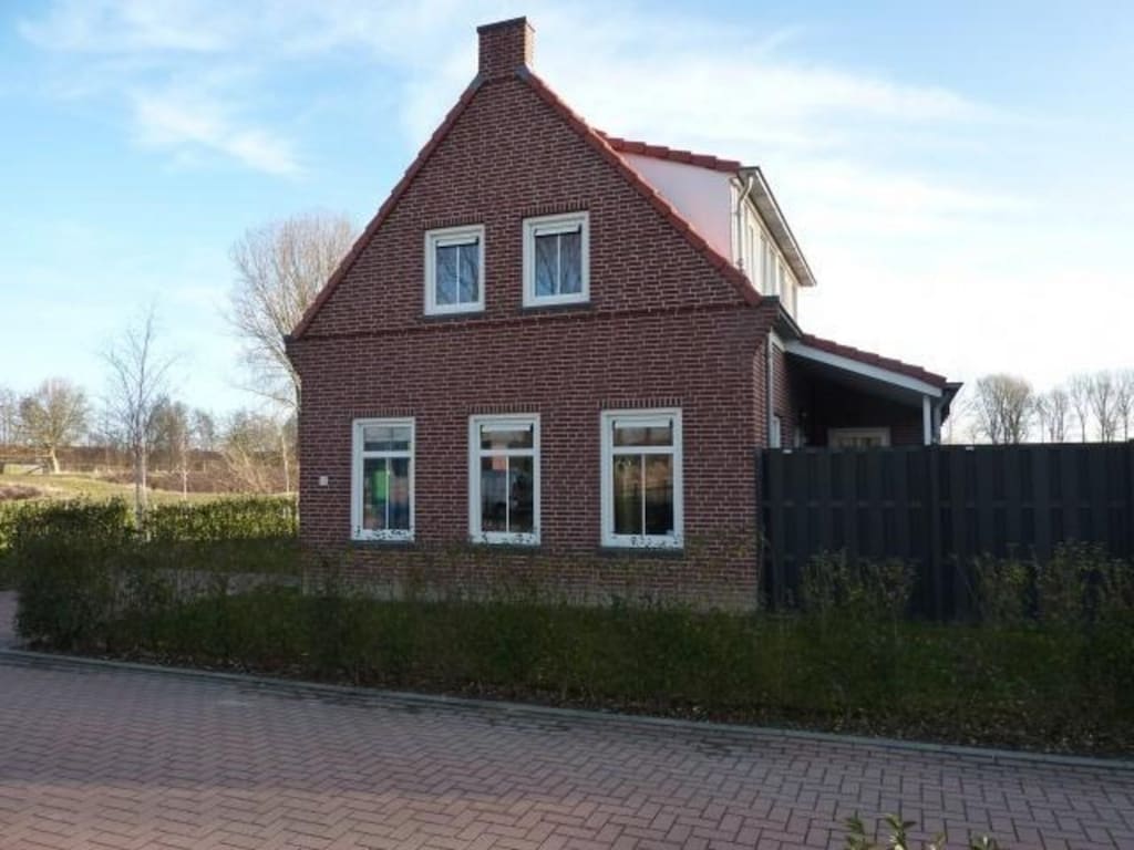 Weelderig vakantiehuis met sauna