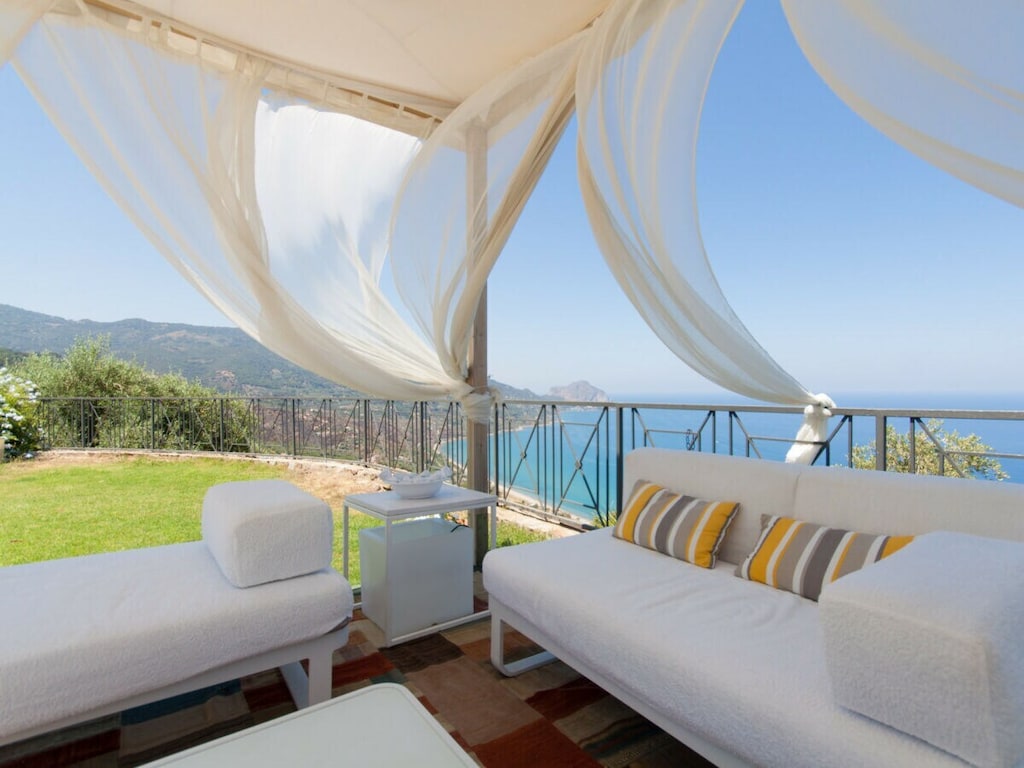 Holiday home 431020
