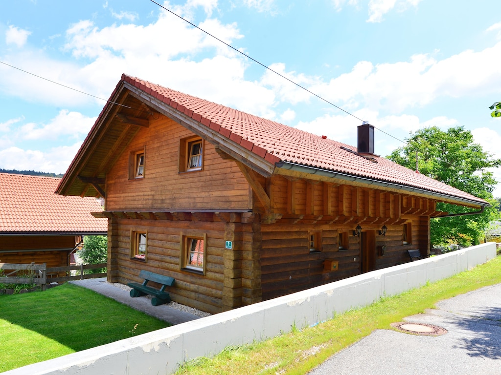 Ferienhaus aus Holz in der Nähe des Skigebiets