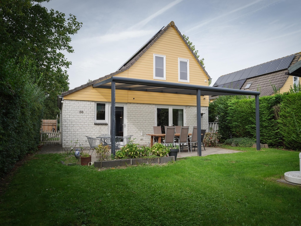 Ruim vakantiehuis met sauna nabij strand