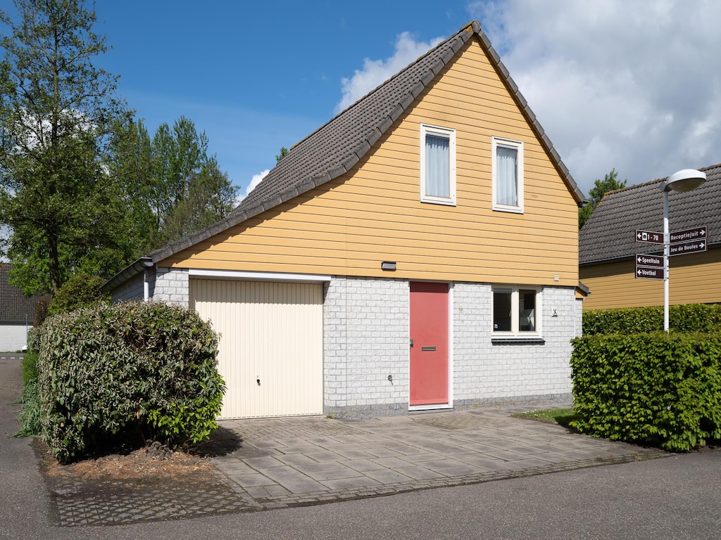 Ruim vakantiehuis met sauna nabij strand