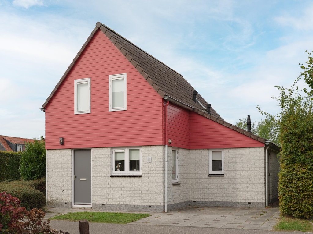 Ruim vakantiehuis met sauna nabij strand