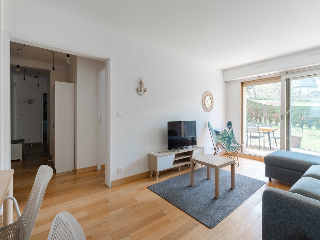 Appartement 8 personen met tuin en zwembad

